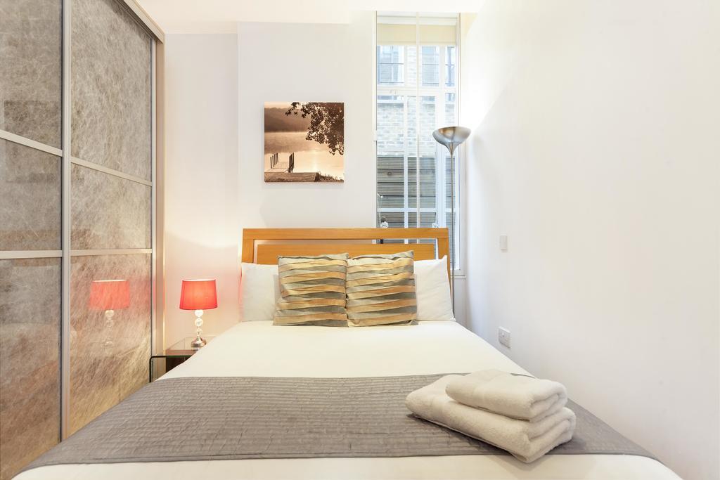 Club Living - Barbican Apartments Лондон Екстериор снимка
