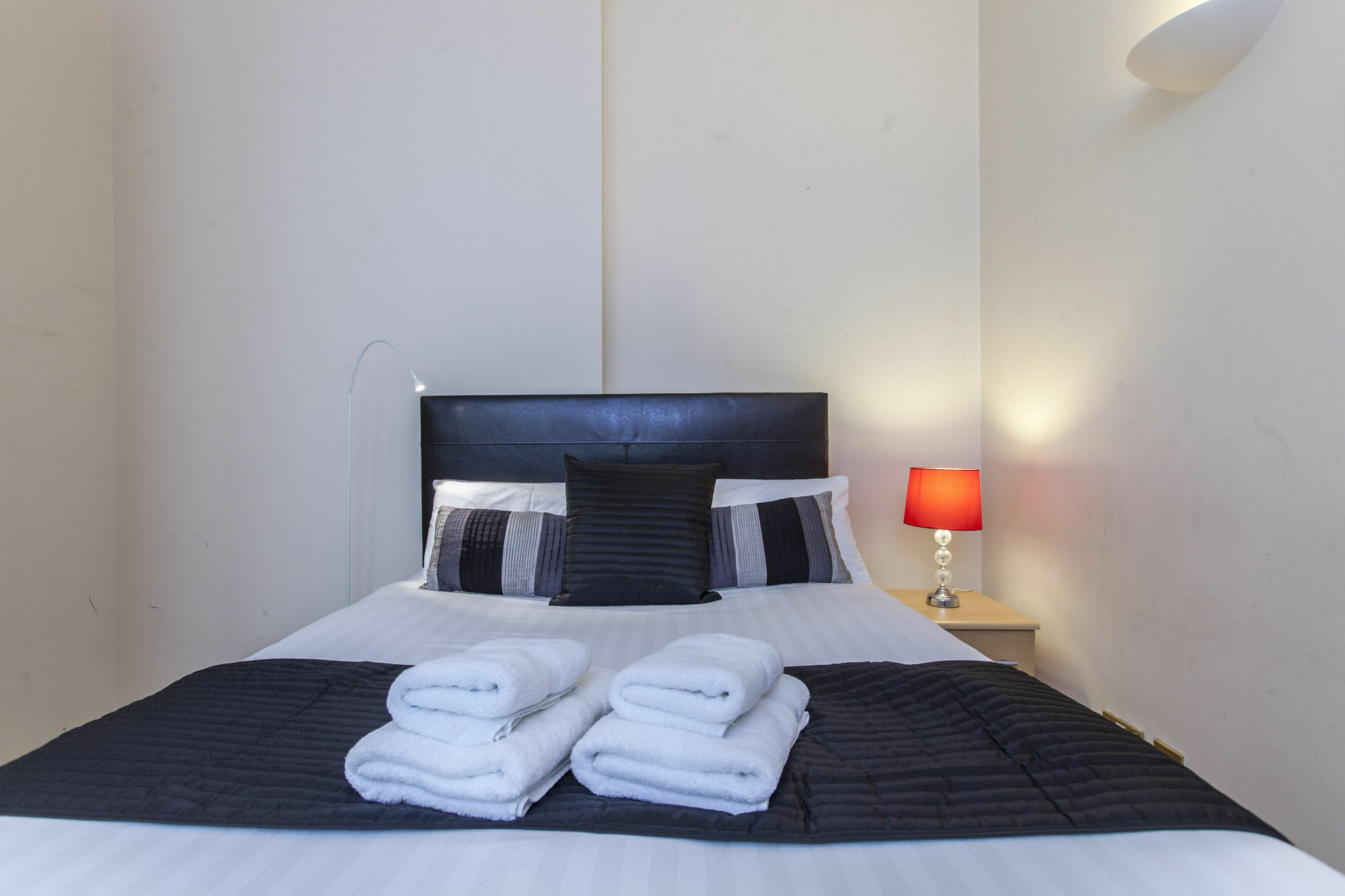 Club Living - Barbican Apartments Лондон Екстериор снимка